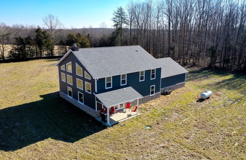 Paris Crossing Cabin | Home Away From Home- Relax, Recharge and Enjoy Country Life