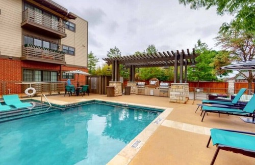 Oak Cliff Apartment | Home Away from Home