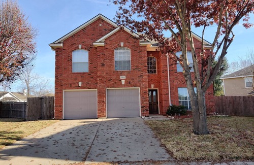 Southeast Arlington House | Home away from the Cowboy Stadium