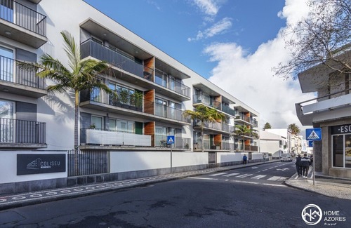 Ponta Delgada Condo | Home Azores - Coliseu Residences B1-1º