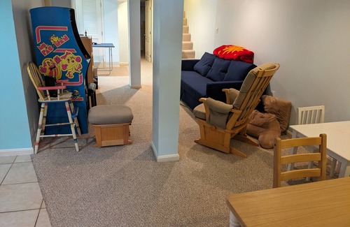Columbia Heights Apartment | Home base for your DC adventures - near fun, great food, and public transport.n