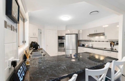 Sunshine Bay House | Home, but closer to the beach