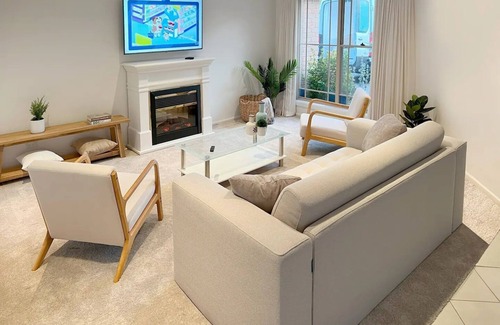 Sunshine Bay House | Home, but closer to the beach