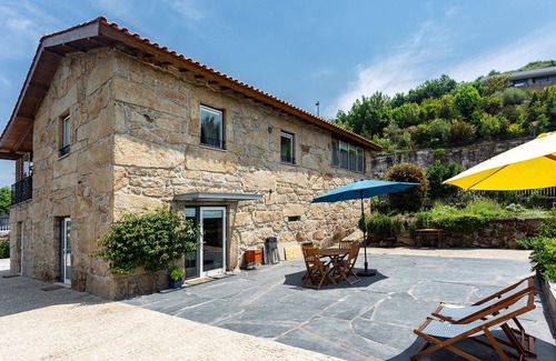 Penafiel Cottage | Home, by Julieta, suite, in the City Park of Penafiel - Porto