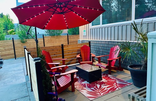 South Central House | Home Close to Beach and Downtown. Licensed short term rental.