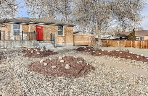 Villa Park House | Home Close to Everything: City Views+Mnt Getaways!