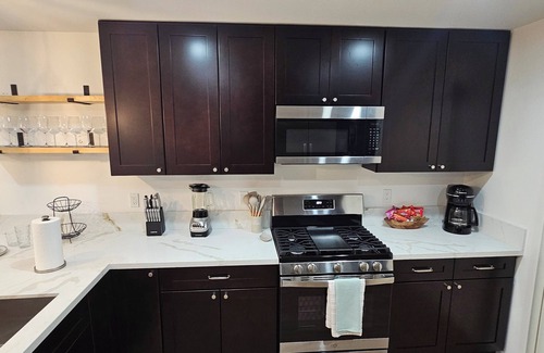Colton House | Home Close to Universities, Shopping Mall, Redlands, Conventions Center