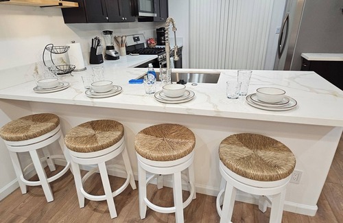 Colton House | Home Close to Universities, Shopping Mall, Redlands, Conventions Center