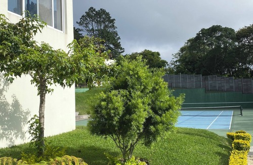 Villa Canales House | Home en Carretera a El Salvador 7 minutes away from Casa de Dios Church!
