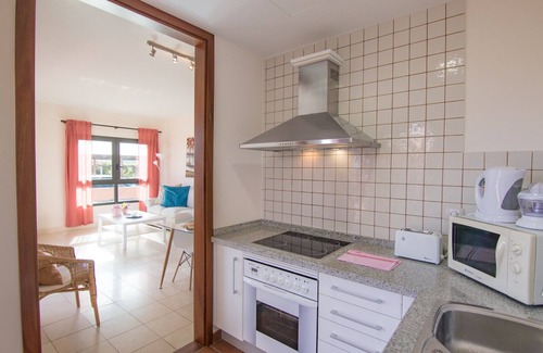 Salobre Villa | HomeForGuest Salobre Villa, 5PAX, WIFI, POOL, GREAT VIEWS
