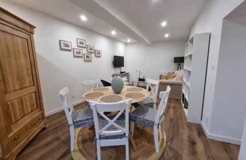 Viviers House | HOME ET HOLIDAY Le Petit Verdot