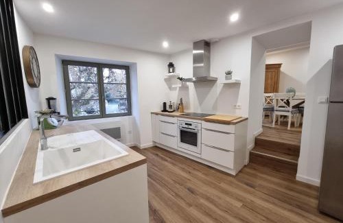 Viviers House | HOME ET HOLIDAY Le Petit Verdot