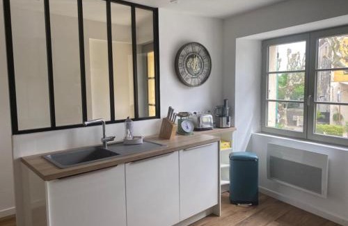 Viviers House | HOME ET HOLIDAY Le Petit Verdot