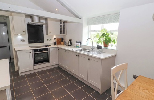 Hutton House | HOME FARM HOUSE, pet friendly, with hot tub in Penrith
