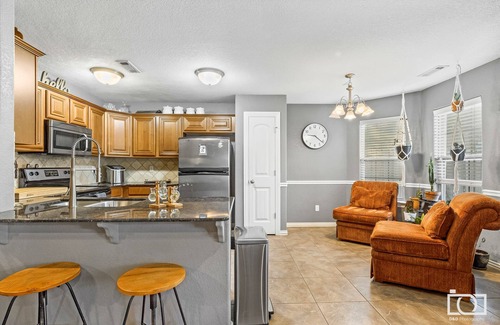 Fayetteville House | Home for the whole family in the middle of town.