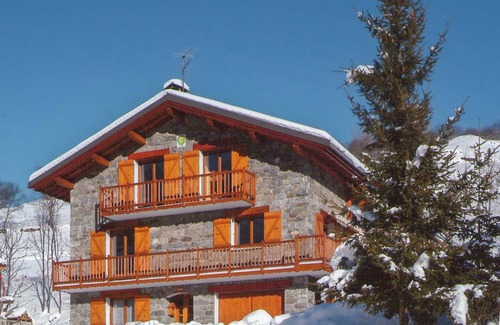 Praranger Ski Chalet | Homerez - Authentic Chalet Praranger Jacuzzi
