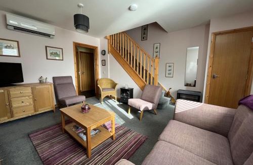 Kirkwall Apartment | Home from home - 19 Pickaquoy Drive, Kirkwall