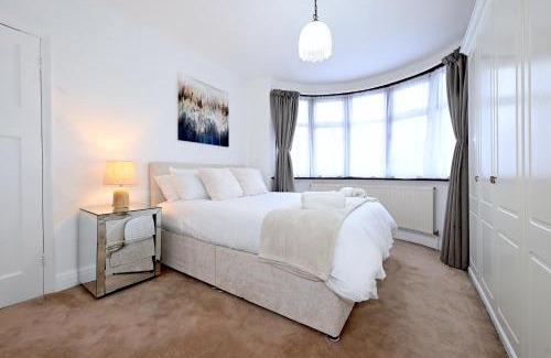 Colindale House | Home from home Retreat