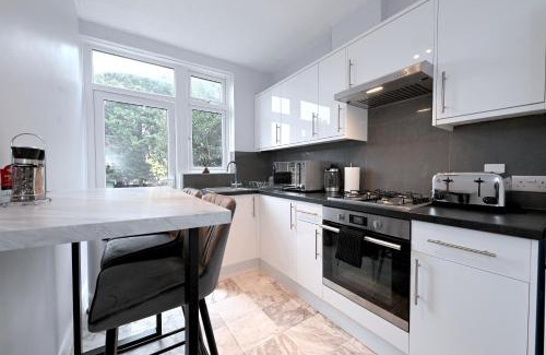 Colindale House | Home from home Retreat