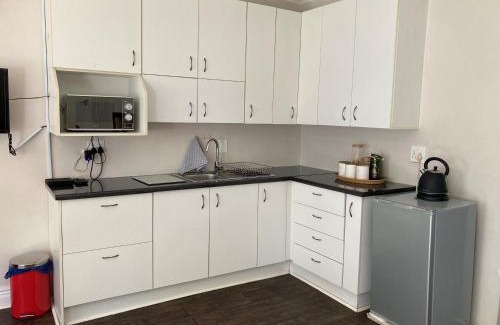 Greater Johannesburg Metropolitan Area Apartment | Home From Home, Waverley B&B, Johannesburg