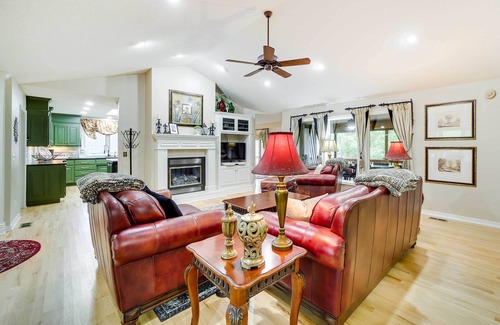 Bella Vista House | Home in Bella Vista w/Deck & Lake Windsor Views!