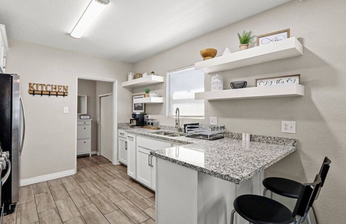 El Paso House | Home in central El paso/Medical Ctr of Americas