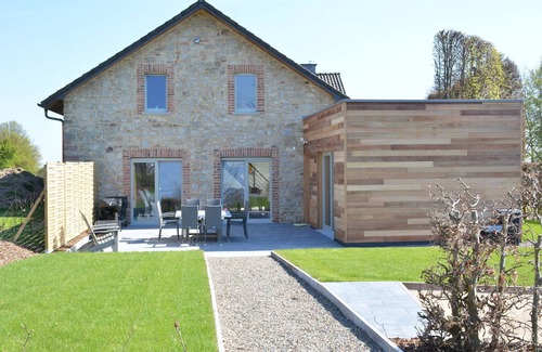 Ovifat House | Home in Ovifat with Sauna