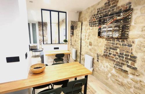 Quartier Sainte-Avoye Apartment | Home in Paris Chatelet great apt for 6px