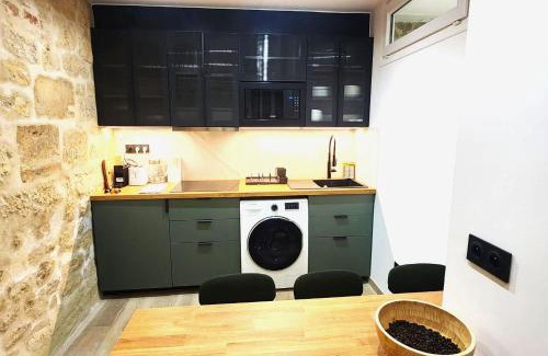 Quartier Sainte-Avoye Apartment | Home in Paris Chatelet great apt for 6px