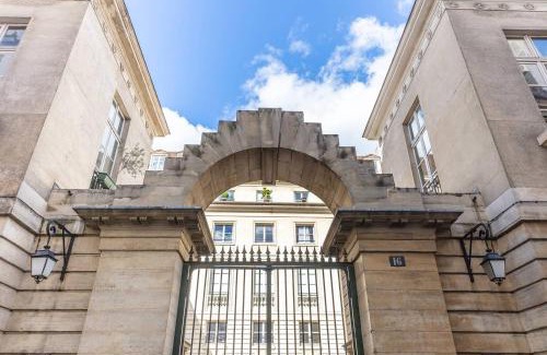 Archives Bed & Breakfast | Home in Paris Marais Elegant Flat in Old Paris
