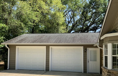 Fairhope House | “Home" in safe neighborhood with private SW pool under grand grand live oaks