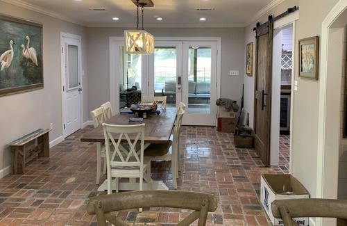 Fairhope House | “Home" in safe neighborhood with private SW pool under grand grand live oaks