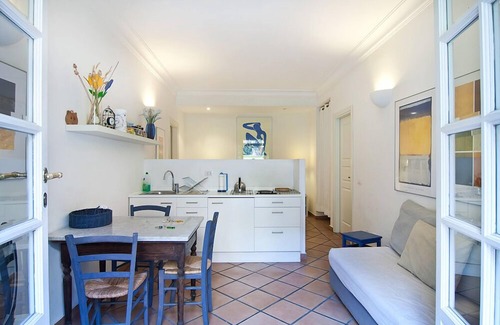 Rione II Trevi Apartment | Home In The Garden In The Heart of Rome