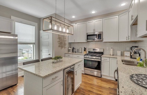 Bellevue House | Home in the Heart of Bellevue! by RedAwning