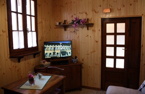 Vagli Sotto Apartment | Home in Wild Countryside