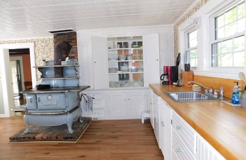 Bridgton Other | Home is perfect for large families with private lake access and close to town