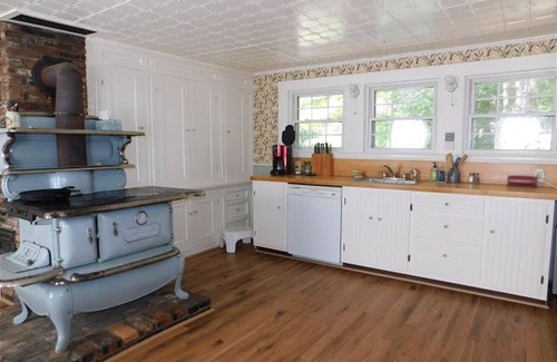 Bridgton Other | Home is perfect for large families with private lake access and close to town