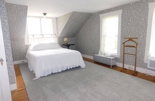 Bridgton Other | Home is perfect for large families with private lake access and close to town