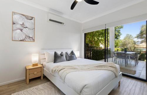 South Brisbane Apartment | Home-like Garden Apartment