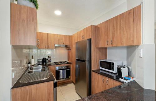 South Brisbane Apartment | Home-like Garden Apartment