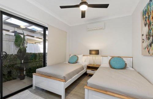 South Brisbane Apartment | Home-like Garden Apartment