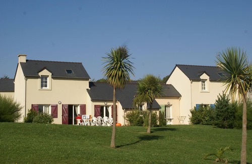 Crozon House | Home Near Bay of Douarnenez