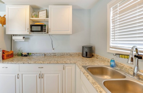 Alligator Point House | Home Near Beach in Alligator Point: Rooftop Deck!