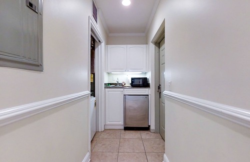 Fernandina Beach Condo | Home near beach with free WiFi, shared pool, central AC, private W/D
