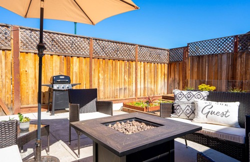 Santa Rosa House | Home near local wineries & the Russian River!