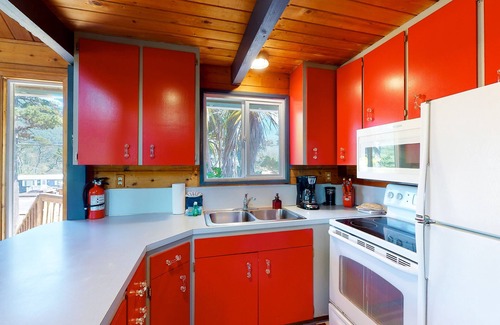 Rockaway Beach House | Home near the ocean with beach access, washer/dryer, decks - two dogs welcome