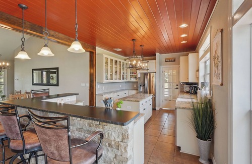 New Braunfels House | Home on 6 Acres with Pool+Hot Tub Atop Hill Country