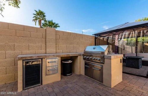 Paradise Valley Village House | Home on a great North South Corner Lot