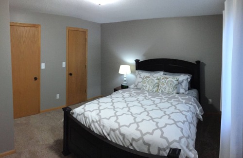 Rochester House | Home On Peaceful Golf Course Lot in Rochester 6 Miles from Mayo Clinic