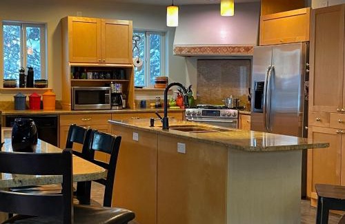 Juneau House | Home on the Hill at Kelli Creek